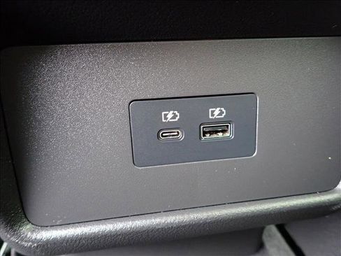 Used 2023 Nissan Rogue SV w/ SV Premium B Package image 10