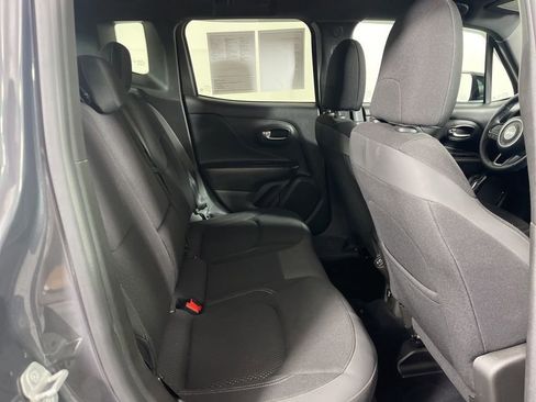 Used 2022 Jeep Renegade Altitude w/ Convenience Group AWD/4WD image 7