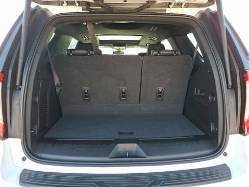 Used 2022 GMC Yukon SLT w/ SLT Premium Package image 28