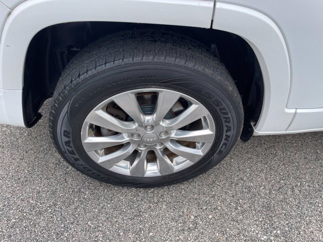 Used 2018 Jeep Cherokee Overland w/ Technology Group AWD/4WD image 16