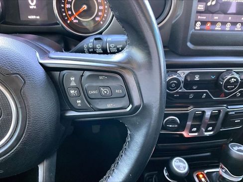 Used 2022 Jeep Wrangler Sport AWD/4WD image 19