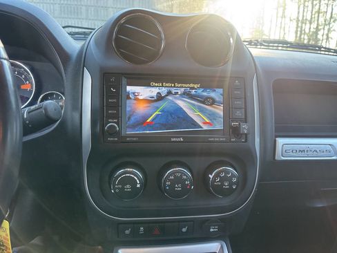 Used 2015 Jeep Compass Limited image 14