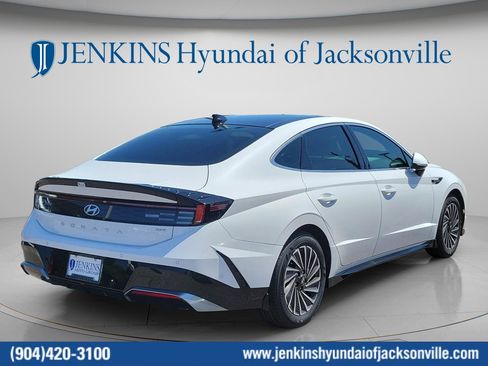 New 2026 Hyundai Sonata Limited FWD image 3