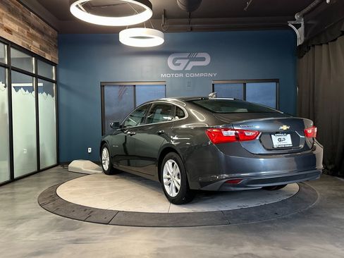 Used 2017 Chevrolet Malibu LT image 5