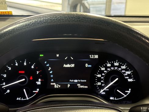 Used 2022 Toyota Avalon XLE FWD image 18