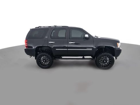Used 2011 Chevrolet Tahoe LTZ AWD/4WD image 4
