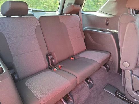 Used 2023 Chevrolet Traverse LT FWD image 46