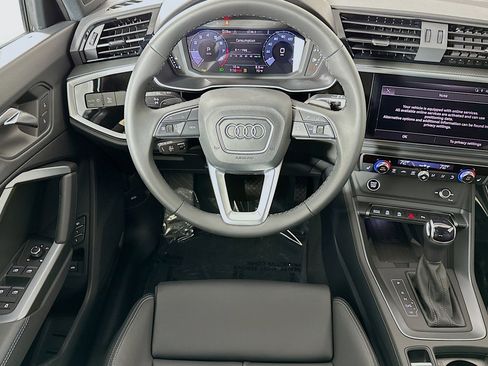 New 2025 Audi Q3 2.0T Premium image 5