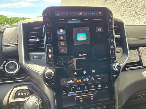 New 2026 RAM 1500 Laramie AWD/4WD image 28