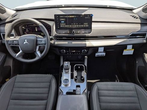 New 2026 Mitsubishi Outlander SE FWD image 14