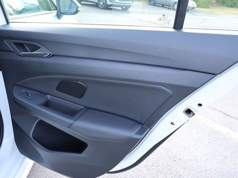 Certified 2024 Volkswagen Golf R image 19