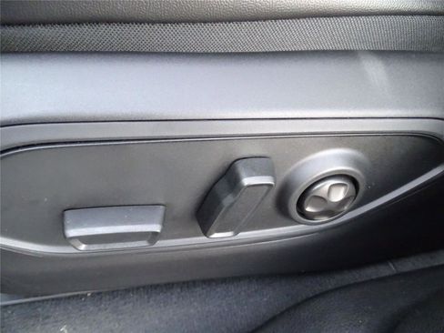 Used 2025 Jeep Grand Cherokee L Altitude image 28