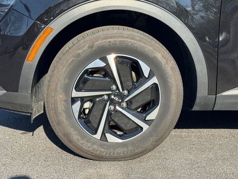 Certified 2024 Kia Sportage LX image 9