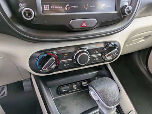 Certified 2024 Kia Soul LX FWD image 25