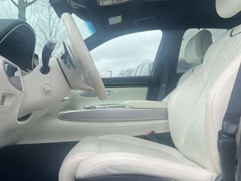 Used 2023 Genesis Electrified GV70 Prestige w/ Prestige Package image 10