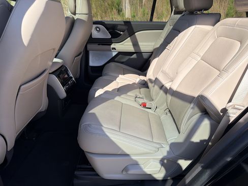 Used 2022 Lincoln Aviator Reserve w/ Equipment Group 201A image 22