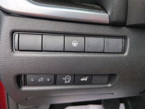Used 2023 Nissan Rogue SV w/ SV Premium B Package FWD image 17