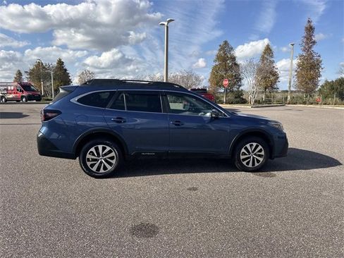 Used 2022 Subaru Outback Premium image 2