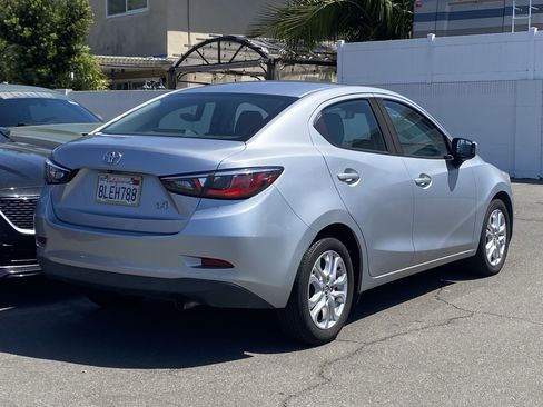 Used 2018 Toyota Yaris iA image 3