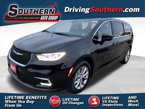 New 2026 Chrysler Pacifica Limited w/ Trailer Tow Group image 1