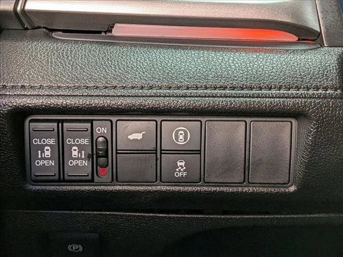 Used 2023 Honda Odyssey Sport image 17