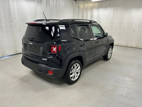 Used 2016 Jeep Renegade Latitude w/ Cold Weather Group AWD/4WD image 4