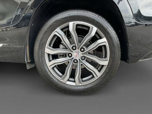 Used 2020 GMC Terrain Denali w/ Denali Premium Package FWD image 8