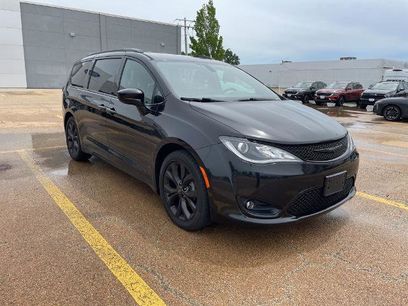 Used 2018 Chrysler Pacifica Touring-L Plus