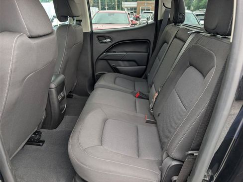 Used 2022 Chevrolet Colorado LT AWD/4WD image 15