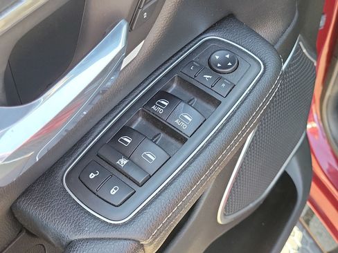 Used 2019 RAM 1500 Laramie RWD image 14