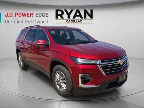 Certified 2023 Chevrolet Traverse LT FWD image 1