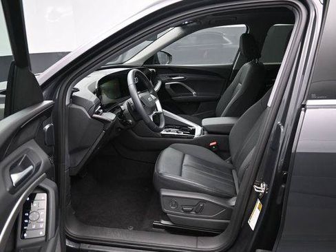 Used 2025 Audi Q5 Premium w/ Convenience Package AWD/4WD image 9