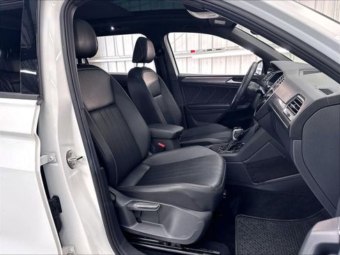 Used 2023 Volkswagen Tiguan SE R-Line FWD image 32