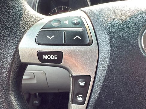 Used 2013 Toyota Highlander SE image 12