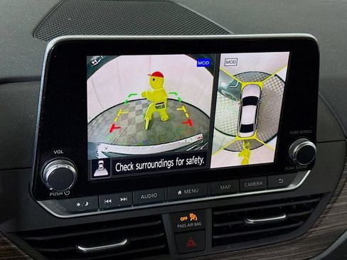 Certified 2019 Nissan Altima 2.0 Platinum FWD image 6