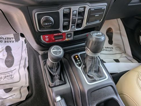 Used 2018 Jeep Wrangler Unlimited Rubicon AWD/4WD image 28