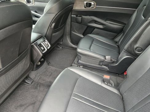 Certified 2023 Kia Sorento X-Line EX AWD/4WD image 30