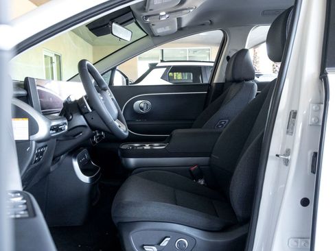 New 2026 Hyundai Ioniq 9 SE image 15