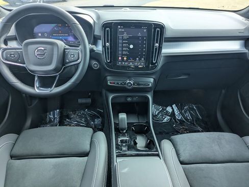 New 2026 Volvo XC40 B5 Ultra w/ Protection Package Premier image 16