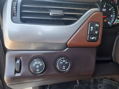 Used 2015 Chevrolet Suburban LTZ AWD/4WD image 14