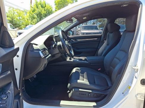 Used 2019 Honda Accord Sport image 13