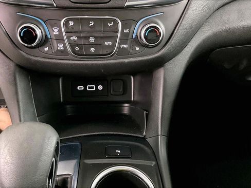 Used 2024 Chevrolet Equinox LT w/ LPO, Floor Liner Package image 16