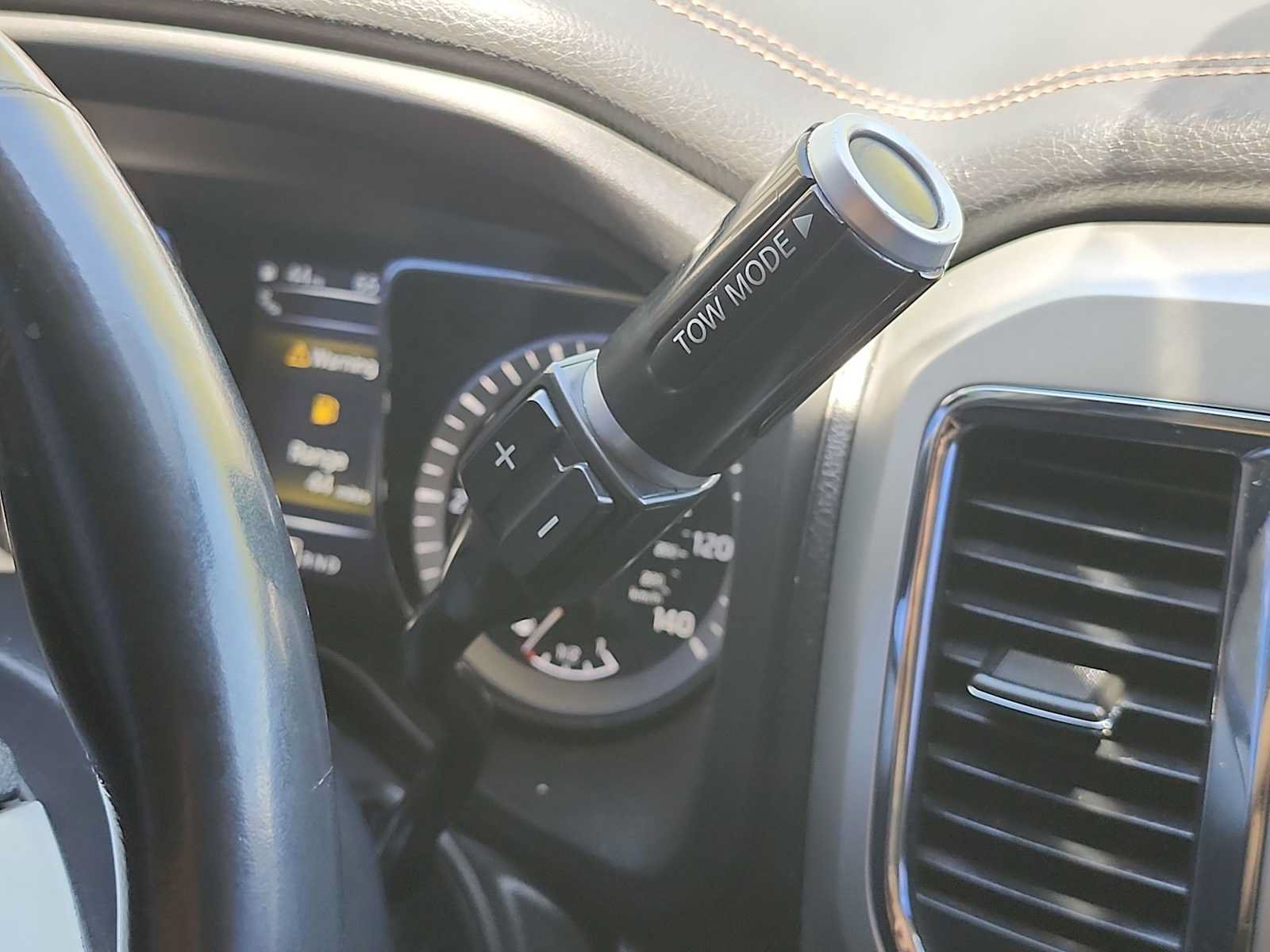 Used 2017 Nissan Titan SL RWD image 21