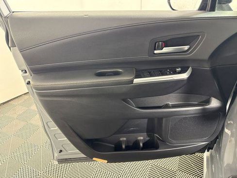 Certified 2025 Toyota Sienna XLE Woodland Edition AWD/4WD image 32
