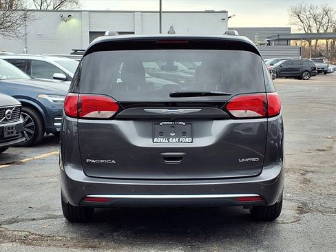 Used 2019 Chrysler Pacifica Limited image 27