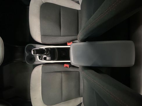 Used 2017 Chevrolet Bolt LT FWD image 21
