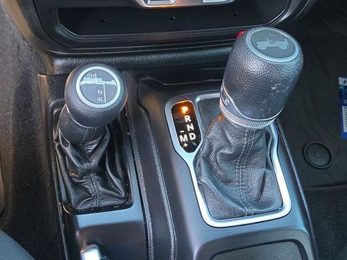 Used 2020 Jeep Wrangler Unlimited Sport S w/ Sun And Sound Package image 30