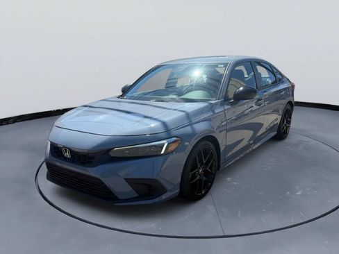 Used 2022 Honda Civic Sport image 2