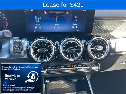 Used 2025 Mercedes-Benz GLB 250 4MATIC image 8