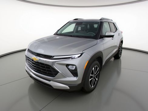 Used 2025 Chevrolet TrailBlazer LT image 3